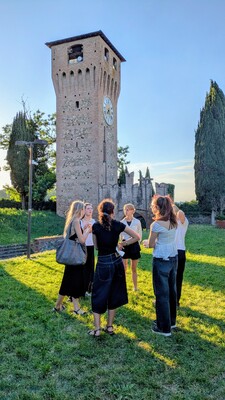 chic vor dem Konzert in der Rocca